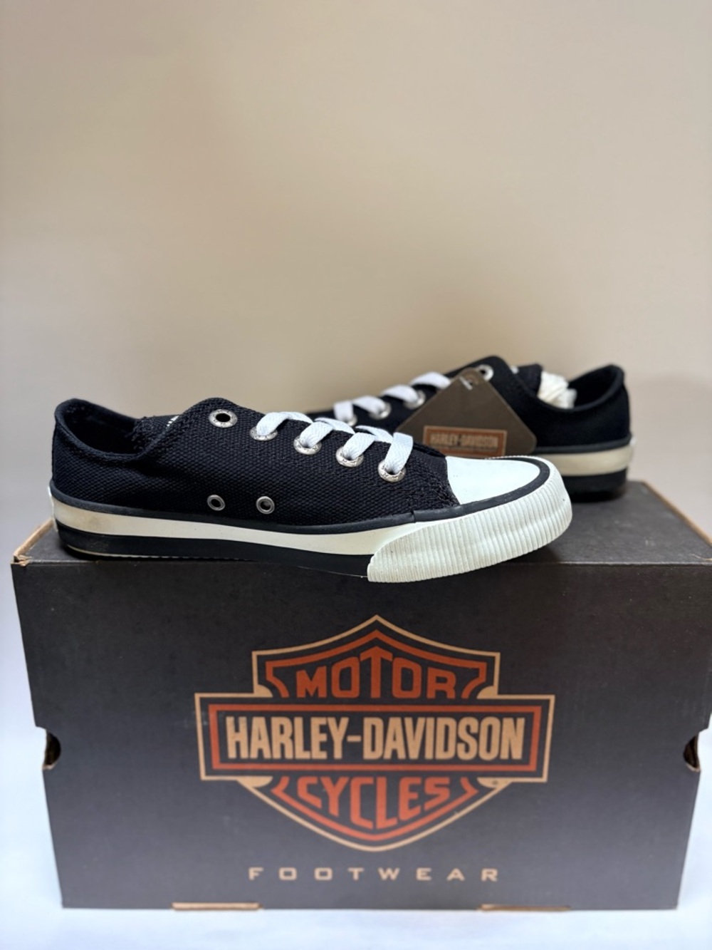 Harley-Davidson | NIB Zia Canvas Low-Top Sneakers - Women's 5.5, Black/White